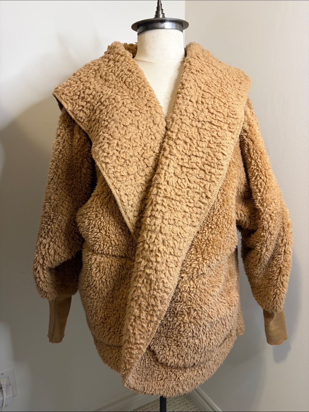 NORDIC BEACH Original Sherpa Wrap Jacket Camel ONE SIZE